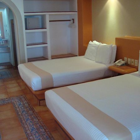 Hotel Villa Mexicana Zihuatanejo Buitenkant foto